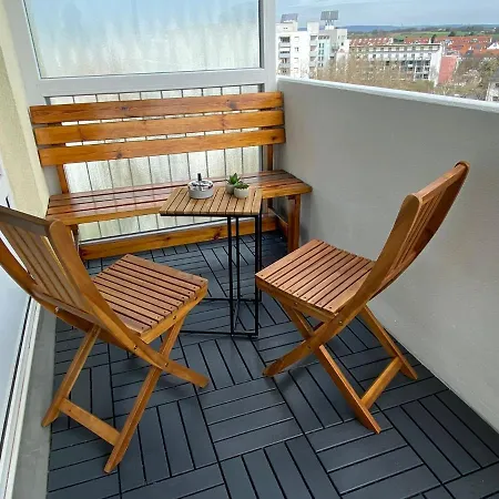 公寓 Suite4me - Moderne Ferienwohnung I Kueche I Balkon I Mainz-kostheim 威斯巴登